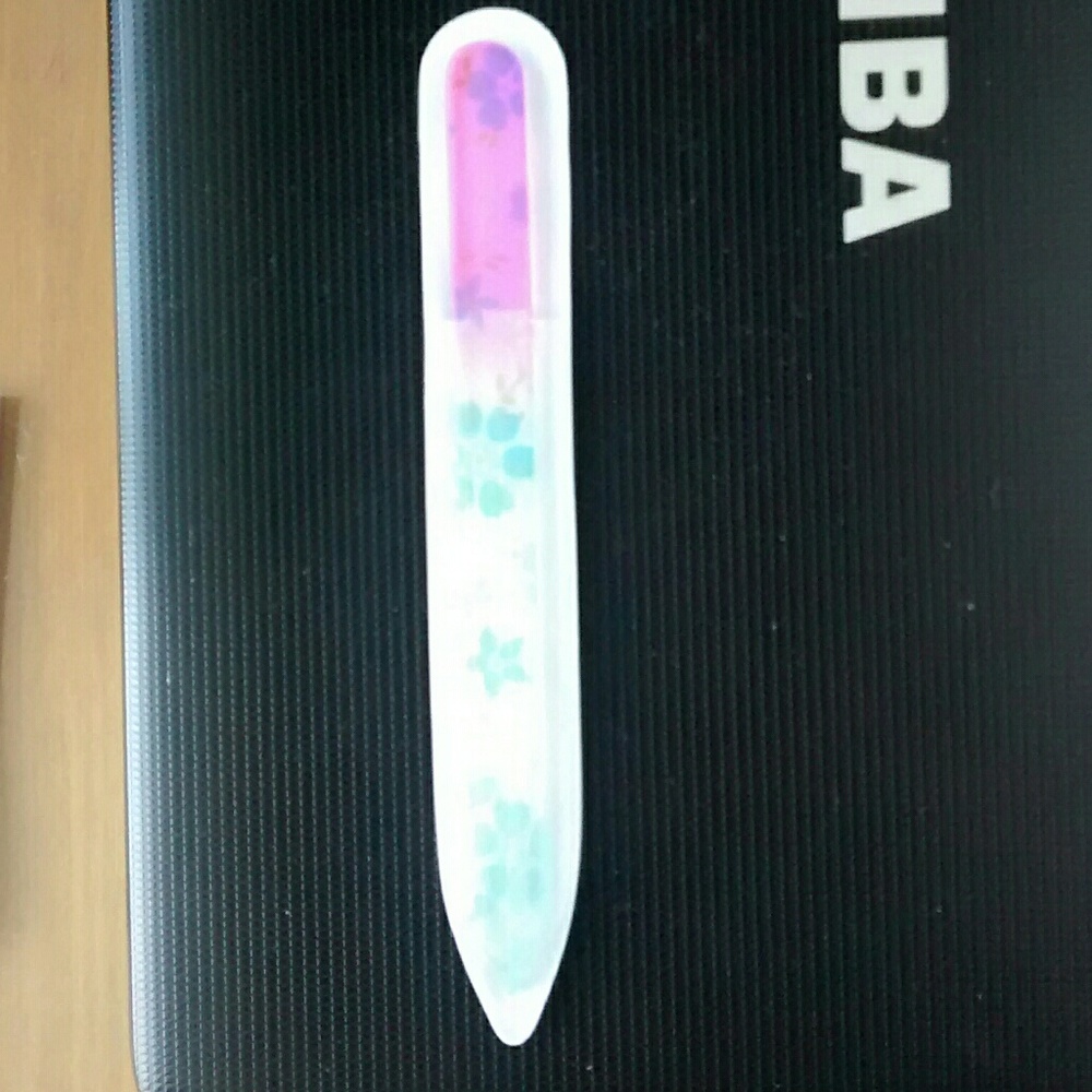 Double-Sided Glass Nail File - Picture 2 of 2